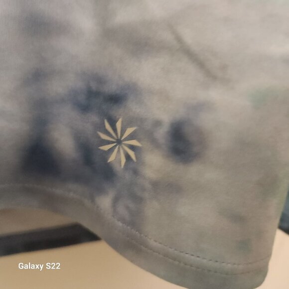 Athleta Tie Dye Conscious Crop. NWT. Supports D-DD. Size XSTP - Picture 7 of 7